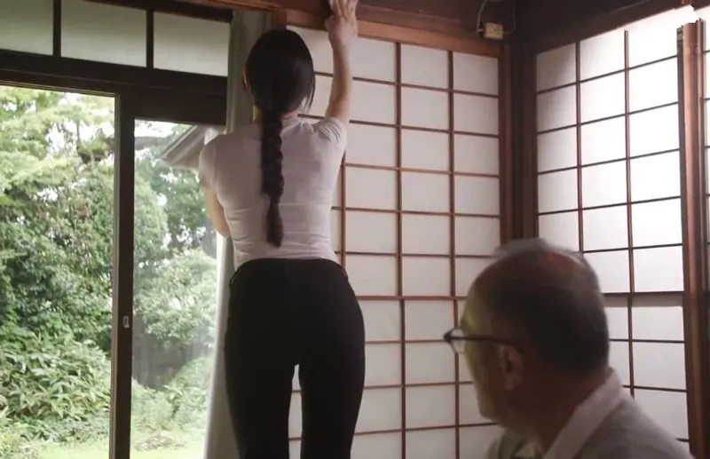 Người chồng vỡ nợ, cô vợ đến nhà thầy giáo cũ làm giúp việc thì gặp dê cụ